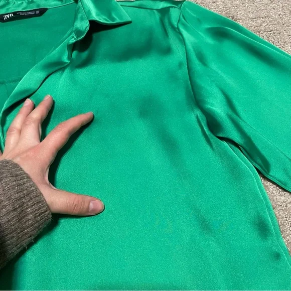 {Zara} Green Satin Style Oversized Button Down Blouse ~ Size XS - Picture 15 of 16